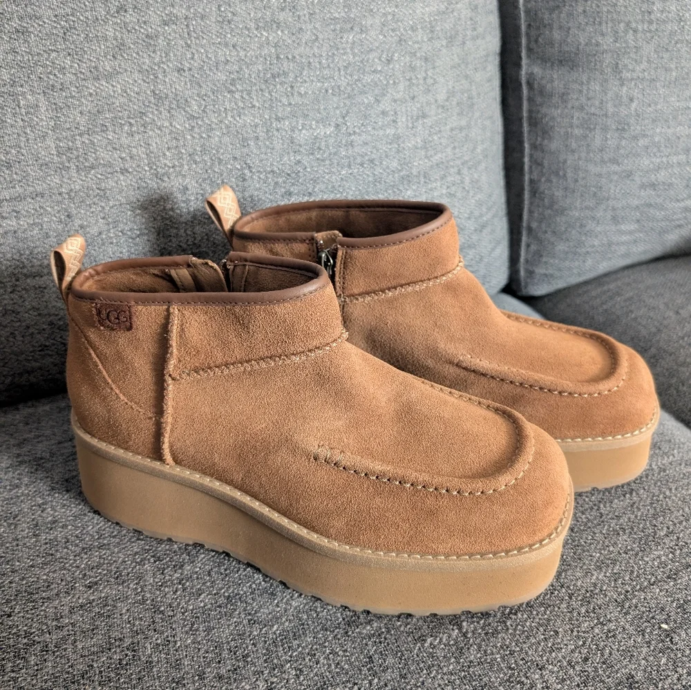 UGG chic ankle